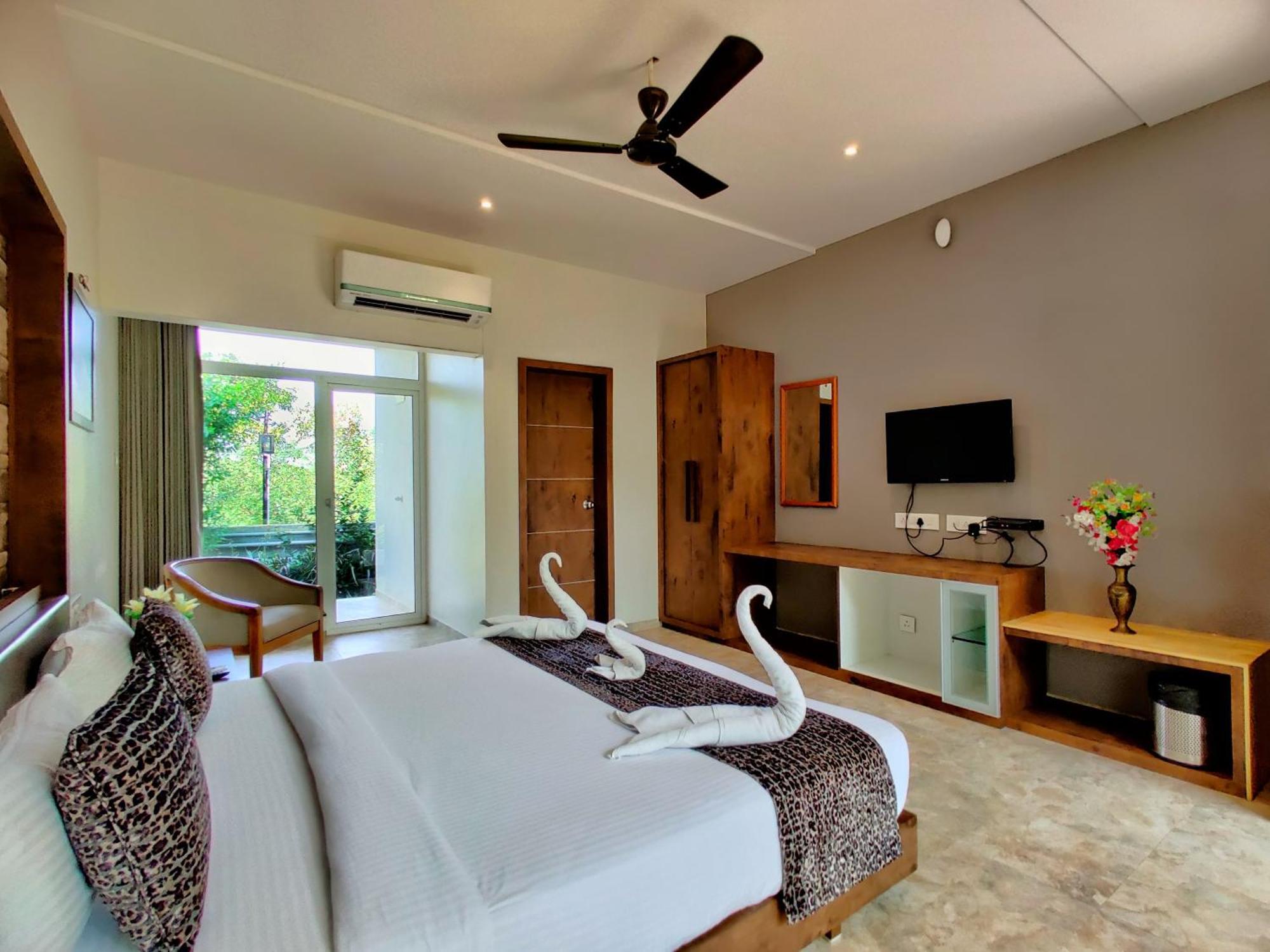 Lion Signature Family Resort Szaszan Gir Kültér fotó