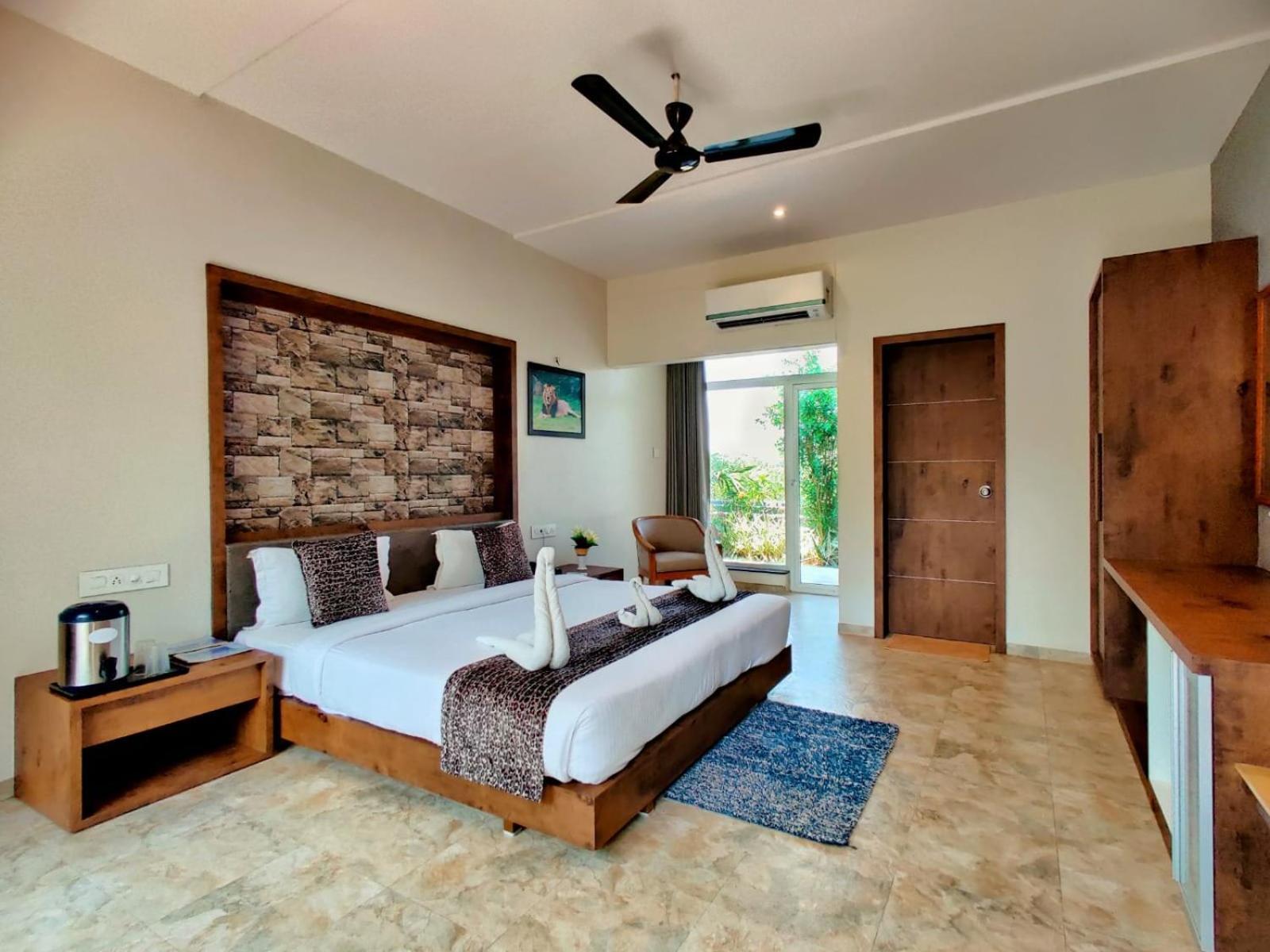 Lion Signature Family Resort Szaszan Gir Kültér fotó